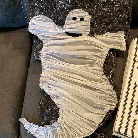 NWT CYNTHIA ROWLEY CURIOUS GHOST TABLE RUNNER & GHOST TOWELS - Picture 3 of 10